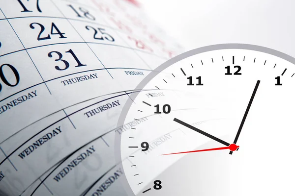 Calendário de parede com o número de dias e relógio — Fotografia de Stock