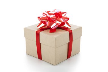 Bir beyaz üzerine kırmızı bir yay ile bir festival hediye kutusu