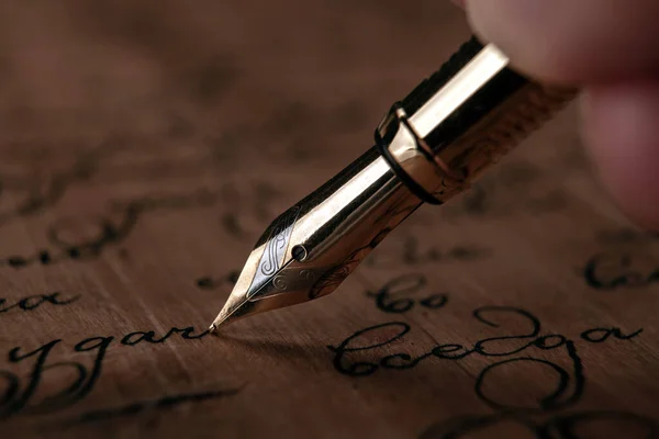 Fountain Pen Hand Paper Ink Text Wooden Desk Closeup — Stock Photo, Image