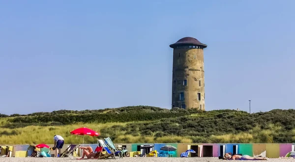 Plage touristique de Domburg avec dunes et château d'eau, domburg, Zélande, Pays-Bas, 26 août, 2019 — Photo
