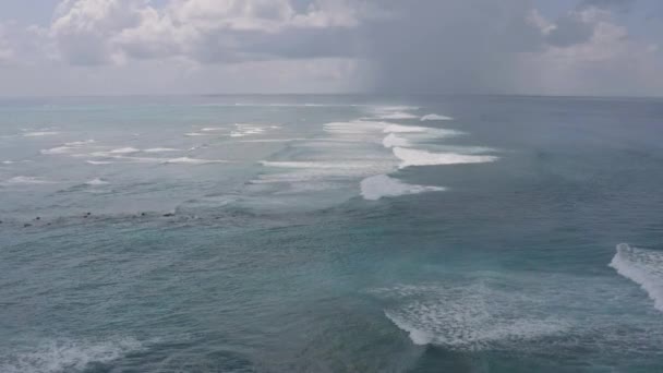 Vedere Aeriană Unui Ocean Furtunos Lângă Marele Turc Din Caraibe — Videoclip de stoc