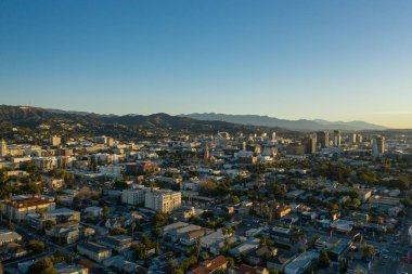 Gündoğumunda Kaliforniya 'da Hollywood' un sabah hava manzarası