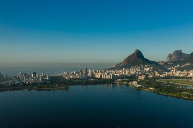 Rio de Janeiro, Dois Irmaos ve Pedra de Gavia 'nın hava ve panoramik manzarası.