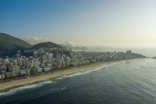 İHA, Rio de Janeiro 'daki Ipanema plajının panoramik görüntüsü.