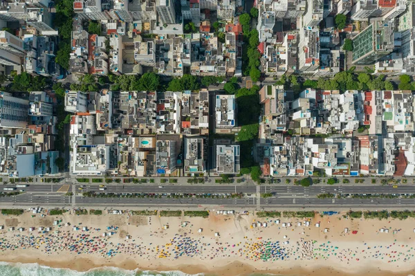 Alta Altitude Drone Tiro Cidade Uma Costa Longo Praia — Fotografia de Stock