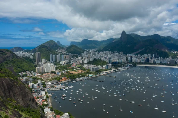 Panorámica Plano Aéreo Bahía Guanabara Río Janeiro Con Sus Montañas — Foto de Stock