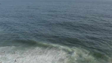 Rio de Janeiro Brezilya 'daki kalabalık Ipanema plajında ters uçan insansız hava aracı