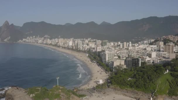 ジャネイロのドローン イパネマとレブロンビーチのパノラマビュー夏の時間にブラジル — ストック動画