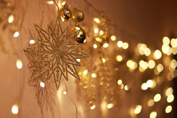 Copo Nieve Brillante Oro Decoraciones Navidad — Foto de Stock