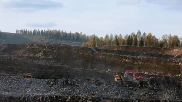 Panorama tipper goes to the excavator — Stock Footage Panorama tipper goes to the excavator Video Clip