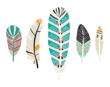 Etnik tüylerin vektör kümesi. El Çizimi Kabile Tüyleri. Dekoratif tüyler. Klasik Renkli Tüy.