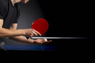 Tenis oynayan genç adamın portresi 