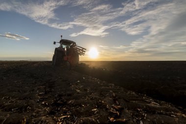 Ekim için arazi hazırlama 