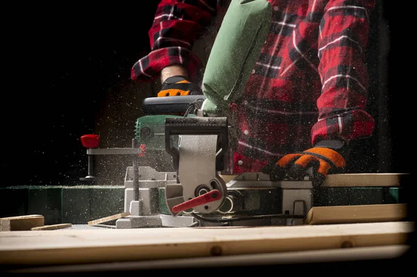 Close up of circular saw and saw dust — Stock Photo, Image