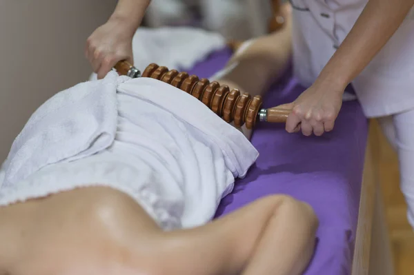 Woman Getting Thai Massage Professional Masseuse — Stock Photo, Image