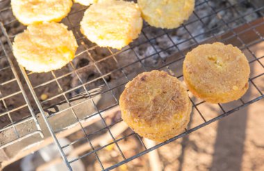 Yapışkan pirinç kızarmış, yumurta Tay gıda tarzı