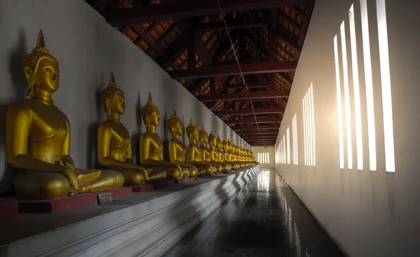 Buddha Szobor Wat Phra Sri Ratana Mahathat Woramahawihan Ősi Templomok — Stock Fotó
