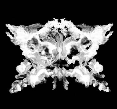 Mürekkep lekesi ile yapılan Rorschach testi. Psikolojik test. Siyah kelebek silueti izole edilmiş..