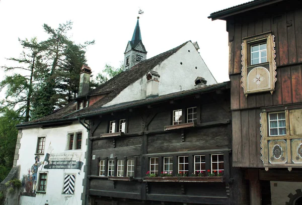 Vieille rue sur le quartier du Château — Photo