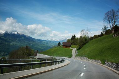 Lichtenstein köyünde yol