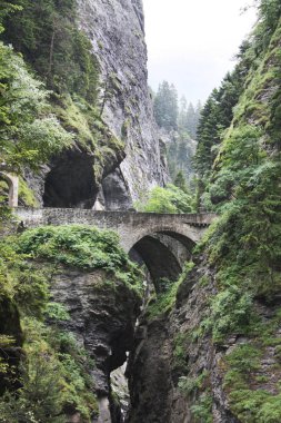 Viamala İsviçre köprü manzara