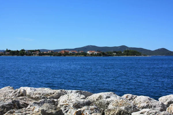 Costa Adriatica Pietre Sulla Spiaggia Giornata Sole — Foto Stock