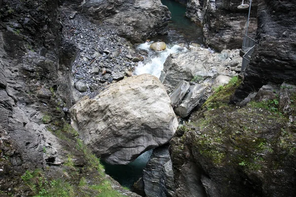 Alpes Pedras Montanhas Rio Suíça — Fotografia de Stock