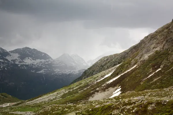 Tormenta Alpes Camino Cima Montaña —  Fotos de Stock