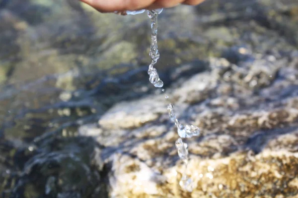 Αδριατική Ακτή Πέτρες Νερό Στο Χέρι — Φωτογραφία Αρχείου