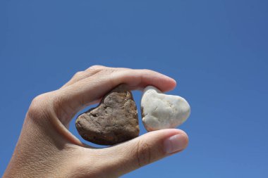 Kalpler taşlar elde