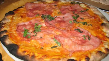 büyük pizza ile tanışın