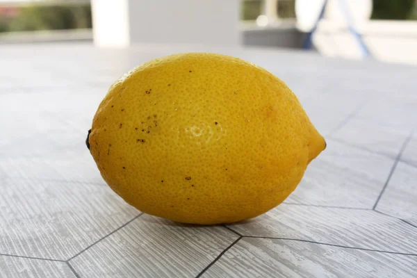 新鮮なレモン プレート — ストック写真