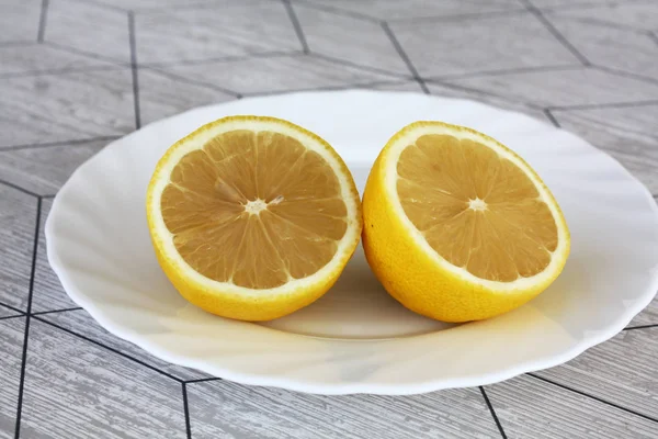Limón fresco el plato — Foto de Stock
