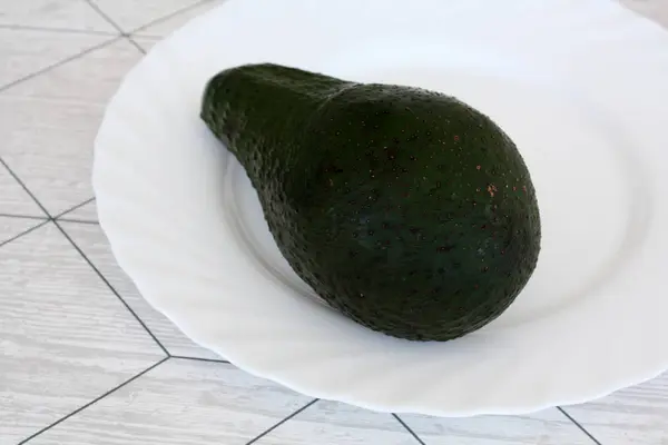 Авокадо Тарілці — стокове фото