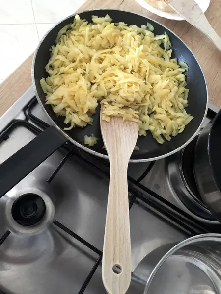 Schweizisk Rösti Matlagning Köket — Stockfoto