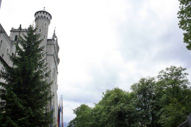 Almanya 'daki Neuschwanstein Kalesi. Unesco Dünya Kültür Mirası Ludwig Şatosu. Prenses Sissi..
