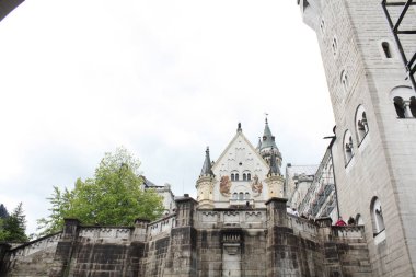 Almanya 'daki Neuschwanstein Kalesi. Unesco Dünya Kültür Mirası Ludwig Şatosu. Prenses Sissi..