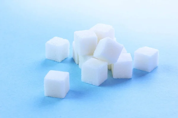 Білий цукор ізольований білий фон — стокове фото