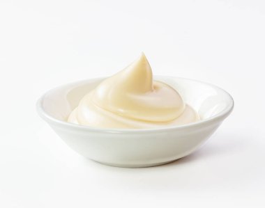 Seramik tabakta maioneisse