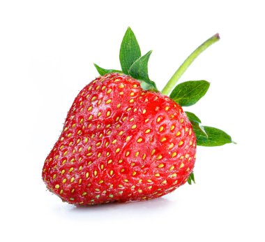 olgun çilek rötuşlanmış ve izole edilmiş beyaz arkaplan