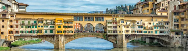 Florença Ponte Vecchio vista do pôr do sol paisagem panorama — Fotografia de Stock