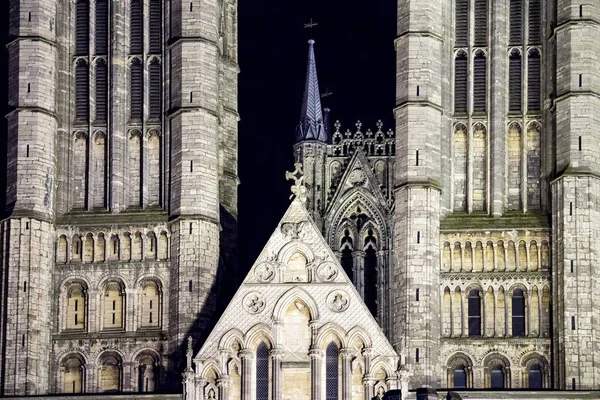 Catedral de Lincoln na Grã-Bretanha vista noturna — Fotografia de Stock