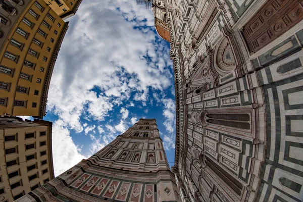 Torre della cupola di Firenze vista dal basso verso l'alto — Foto Stock