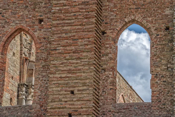 Kościół San galgano z dachu in Toskania — Zdjęcie stockowe