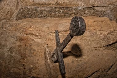san galgano Toskana Rock'daki gerçek kılıç