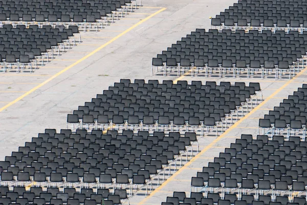 Mnoho prázdné židle bez publikum — Stock fotografie