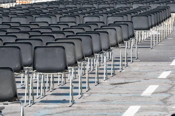 Muchas sillas vacías sin público — Foto de Stock