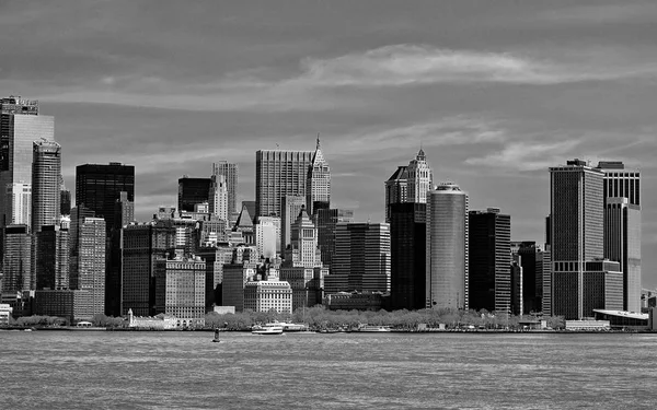 Nueva York Vista de Manhattan en blanco y negro — Foto de Stock