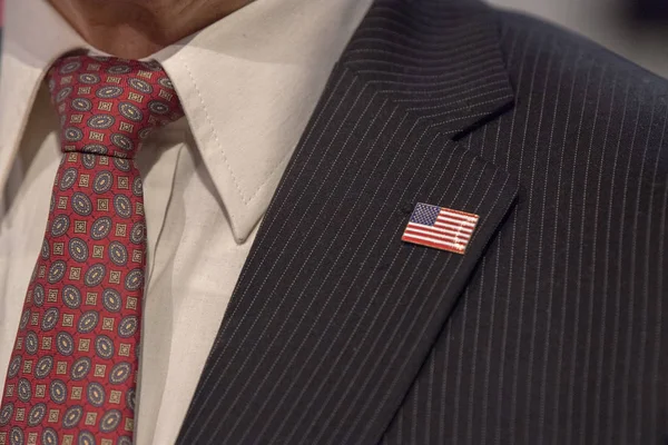 ΗΠΑ pin σε επίσημη Πρόεδρος φόρεμα — Φωτογραφία Αρχείου