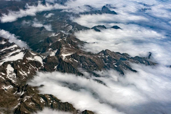 Alpes suíços vista aérea de avião — Fotografia de Stock